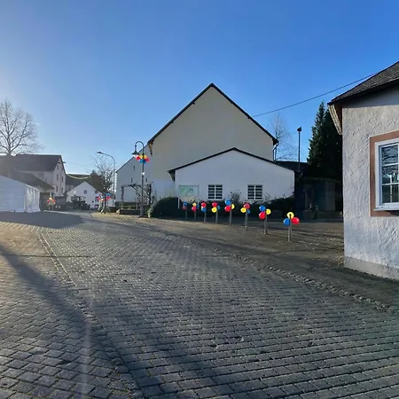 Eifel Garden Hideaway アパート Oberstadtfeld